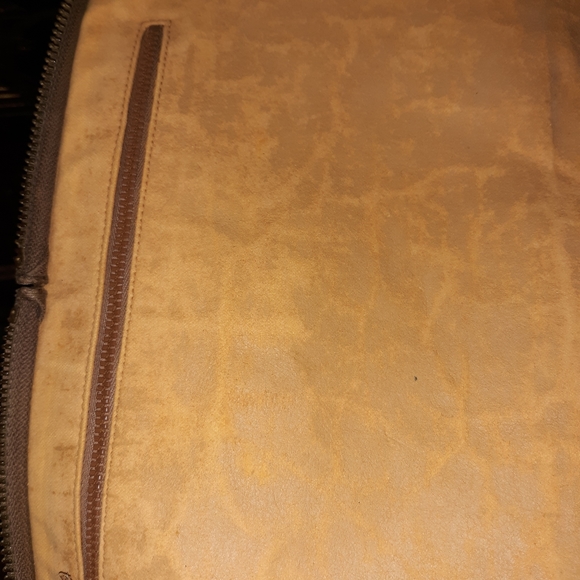 Gucci Clutch - 10 inches wide and 7.5 inches in height. - Picture 7 of 12